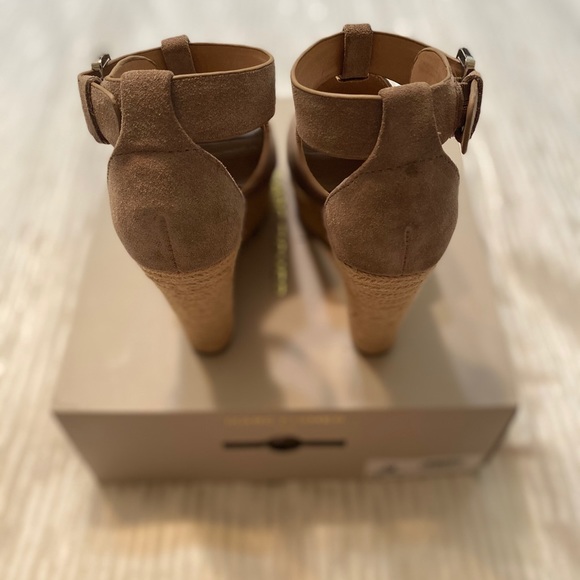 Marc Fisher Alison Wedges, Size 6 - Picture 3 of 5